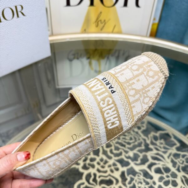 Chanel Four Seasons Classic Electric Bordado 2025 - Imagem 2